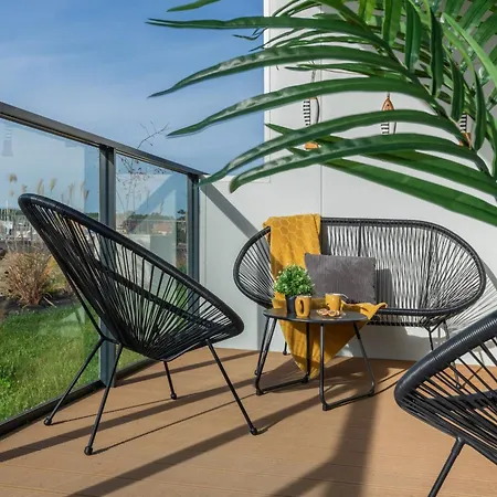 Luxurious No1 By The River By Renters Prestige Apartman *