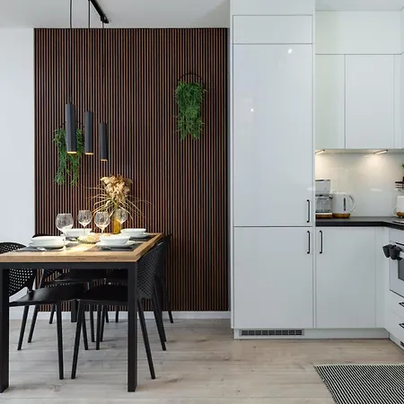 Luxurious No1 By The River By Renters Prestige *