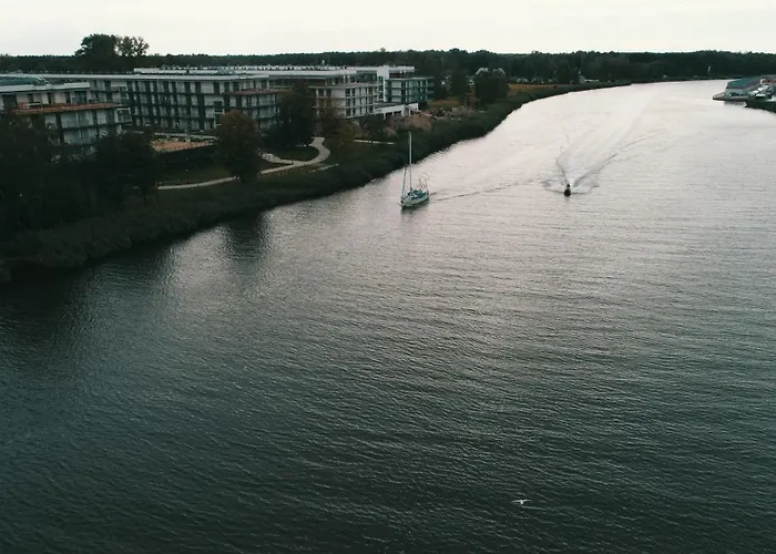 Luxurious No1 By The River By Renters Prestige