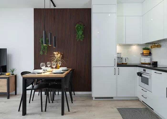 Luxurious No1 By The River By Renters Prestige *