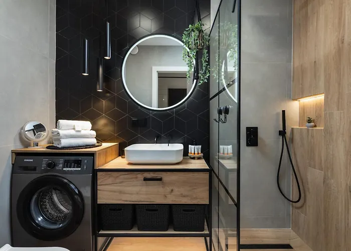 Luxurious No1 By The River By Renters Prestige *